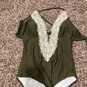 Brand new cupshe size medium bathing suit